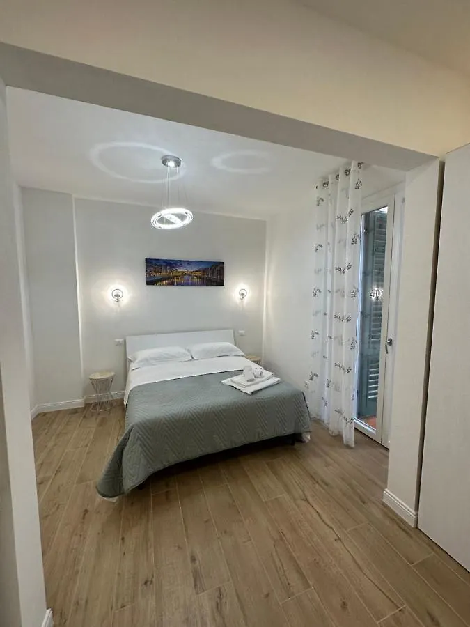Sofia Florence Apartment Italy